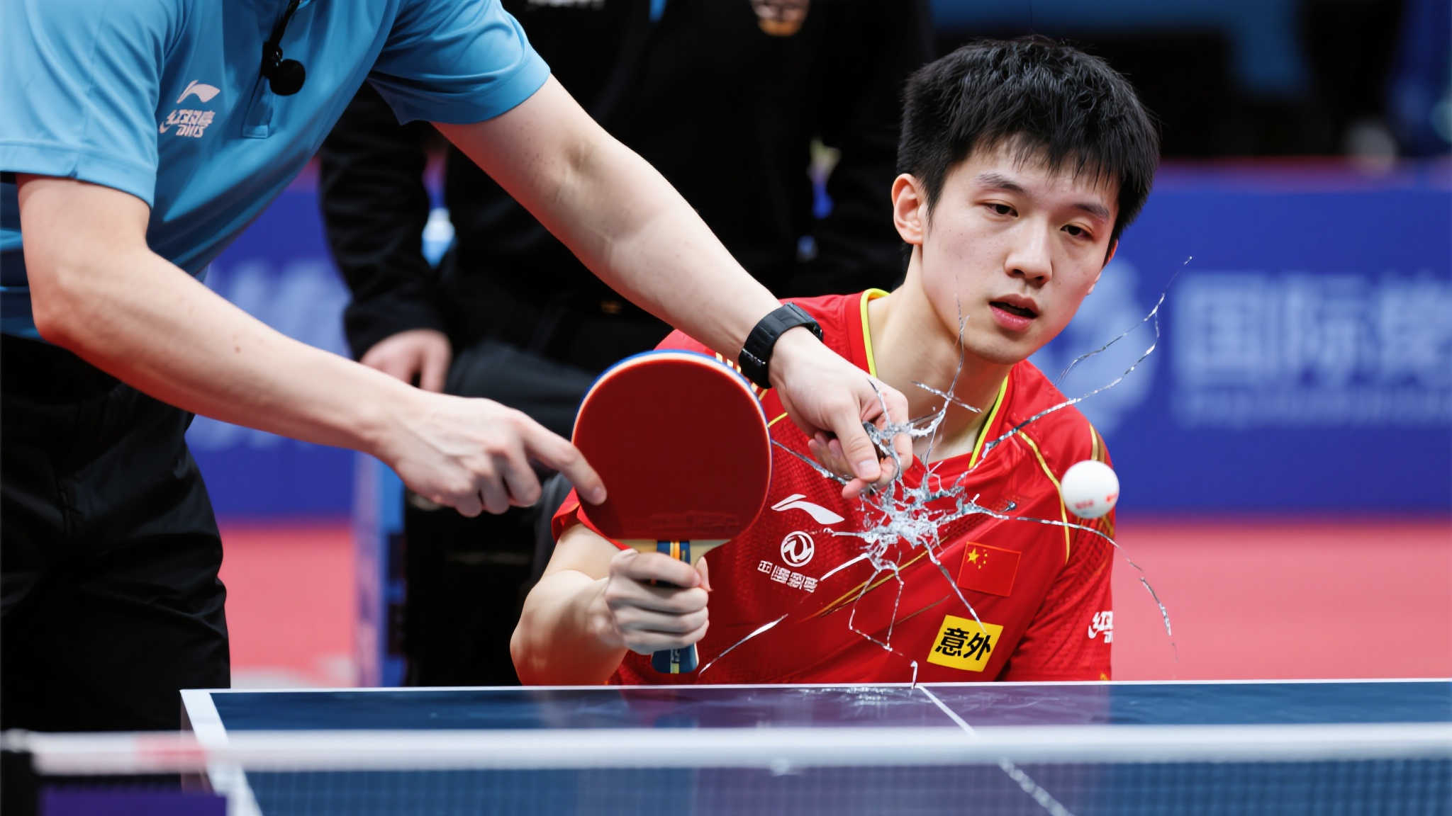 职业球员揭秘王楚钦球拍意外事件:裁判好奇心作祟,王皓球拍亦曾被拆 职业球员揭秘王楚钦球拍意外事件:裁判好奇心作祟,王皓球拍亦曾被拆